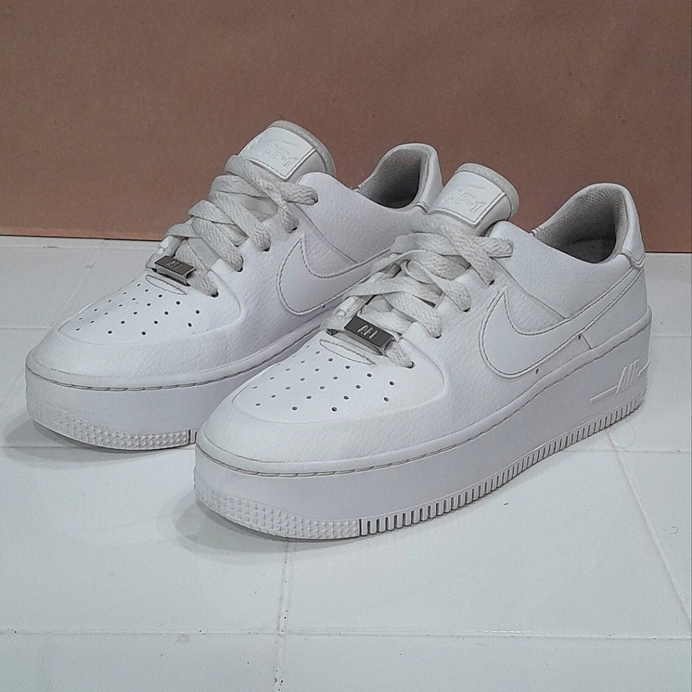 Nike air force one sage low